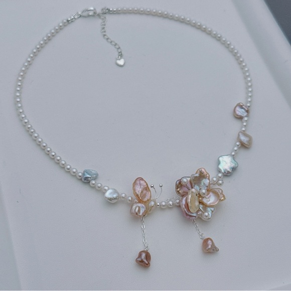 X745 Handmade Freshwater Baroque Pearl Flower Butterfly Dainty Necklace - Picture 2 of 8